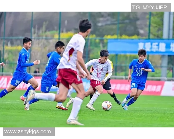 重庆足球队防守分析:优缺点及未来改进方向探讨 重庆足球队防守分析:优缺点及未来改进方向探讨