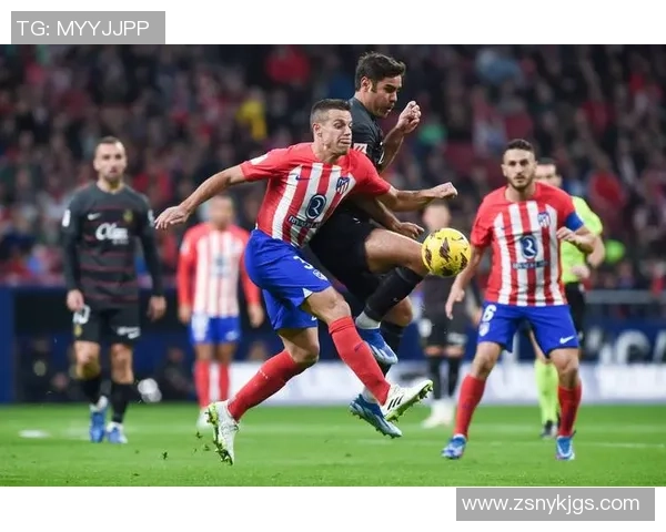 德甲精彩对决巴黎圣日耳曼与马竞激战成平局引发全场热烈反响 德甲精彩对决巴黎圣日耳曼与马竞激战成平局引发全场热烈反响