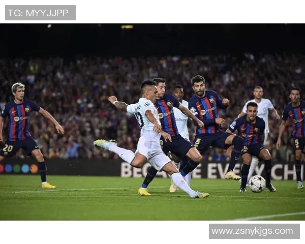 意甲焦点战巴萨逆转国米五球狂胜争议判罚引发热议