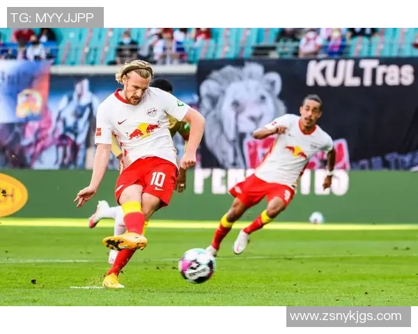 国王杯惊现冷门那不勒斯与莱比锡激战成平局神扑瞬间震撼全场